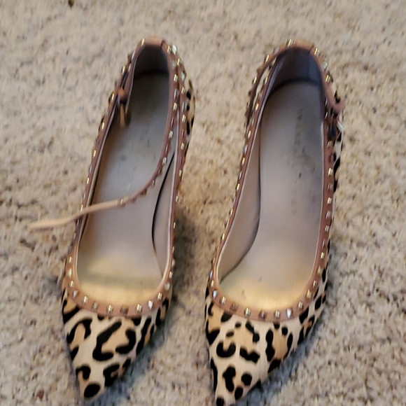 CHEETAH STUD HEELS - Picture 3 of 3